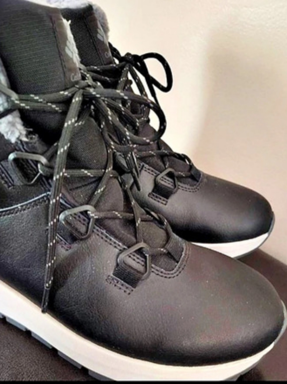 Columbia Minx Mid III Women's Black Winter Boots US 10